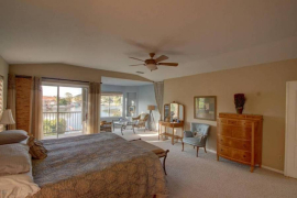 5640 W ARROWHEAD LAKES Drive Glendale