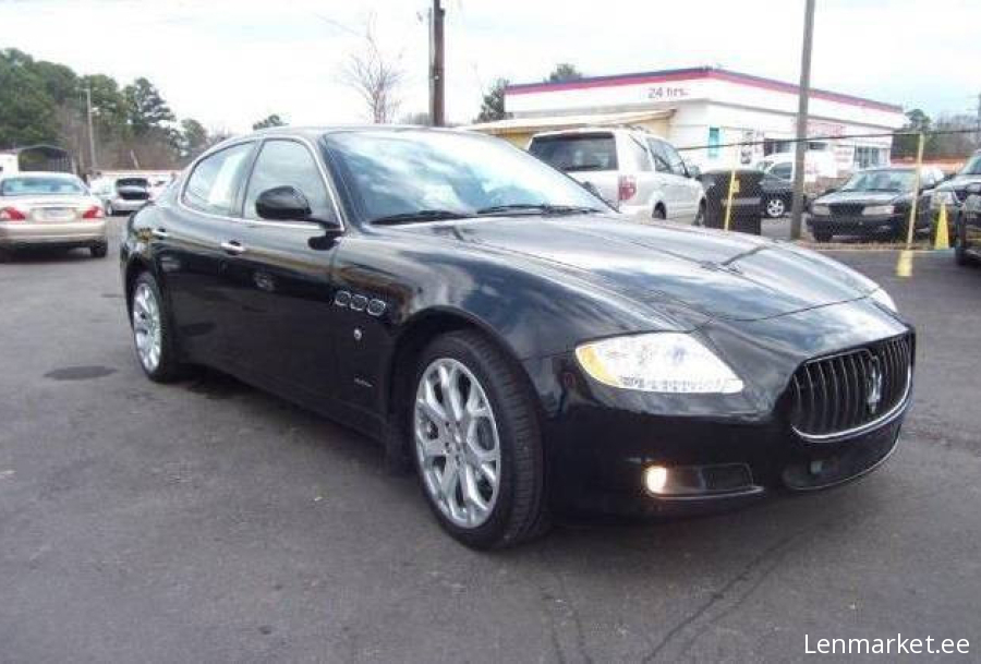 2010 Maserati Quattroporte Base
